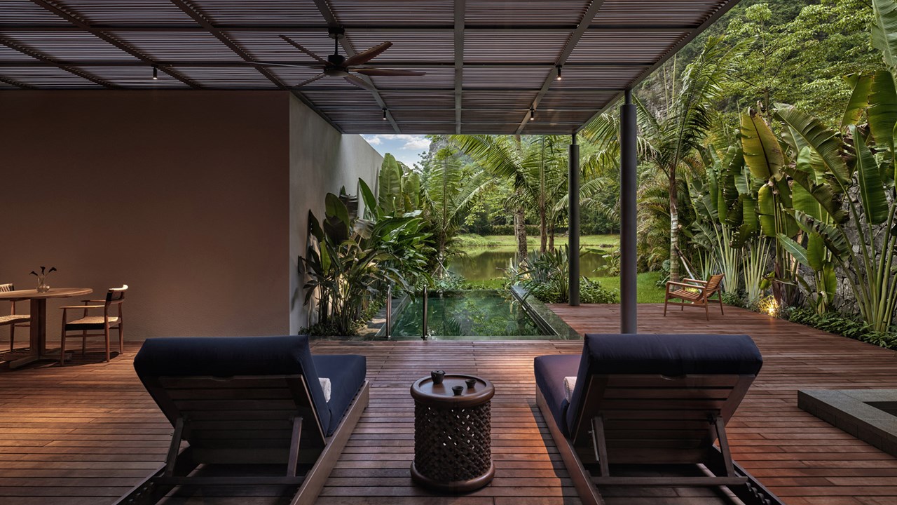 Lakeview Pool Suite