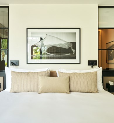 LUX<BDI>*</BDI> BEACHFRONT POOL VILLAS