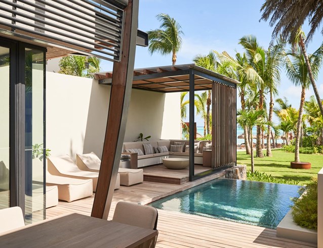 lux<bdi>*</bdi> beachfront pool villas-2