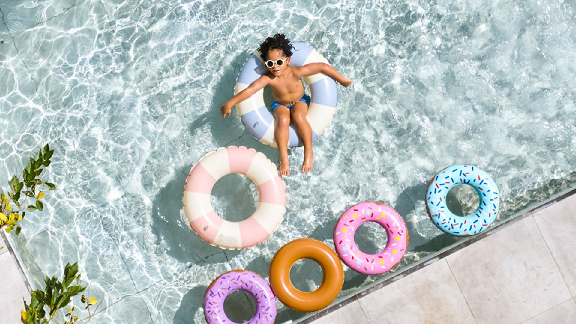 Kid in pool