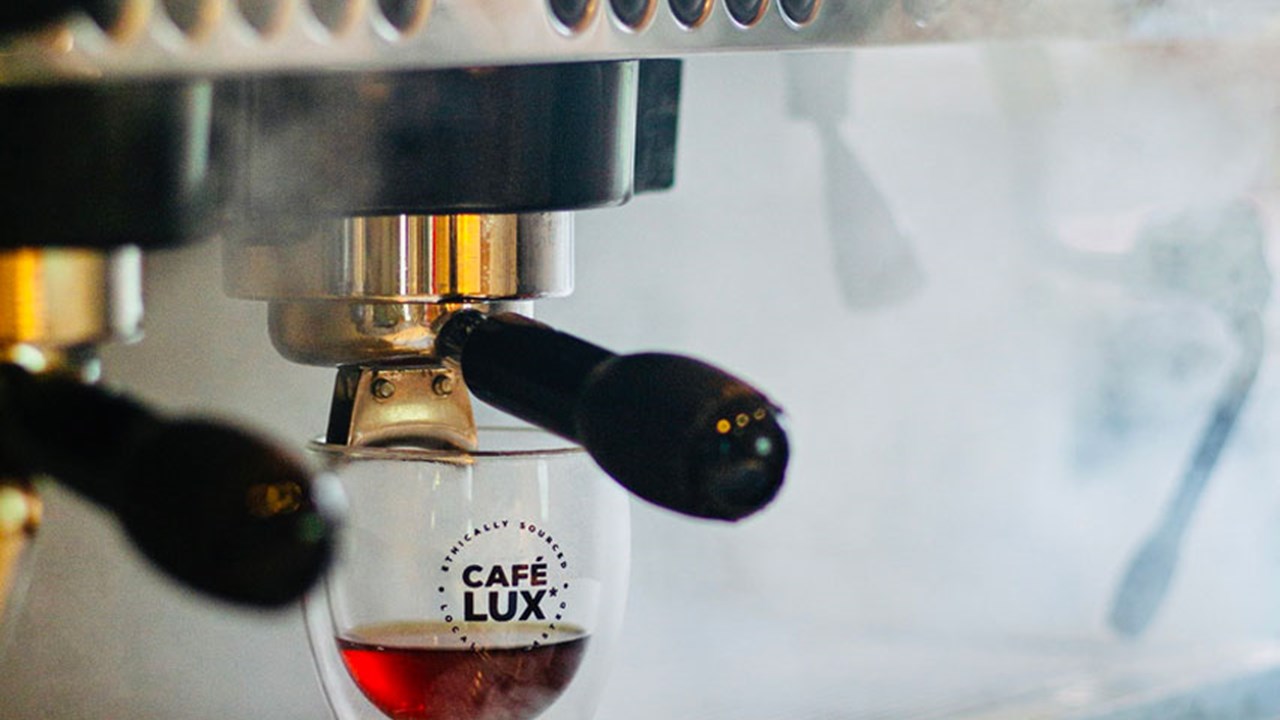 Café LUX*